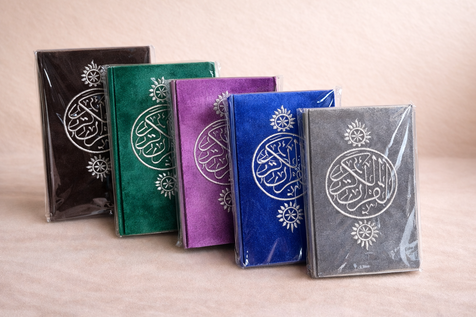 مصحف فاخر بغلاف ثوب ناعم – متوفر بعدة ألوان أنيقة
