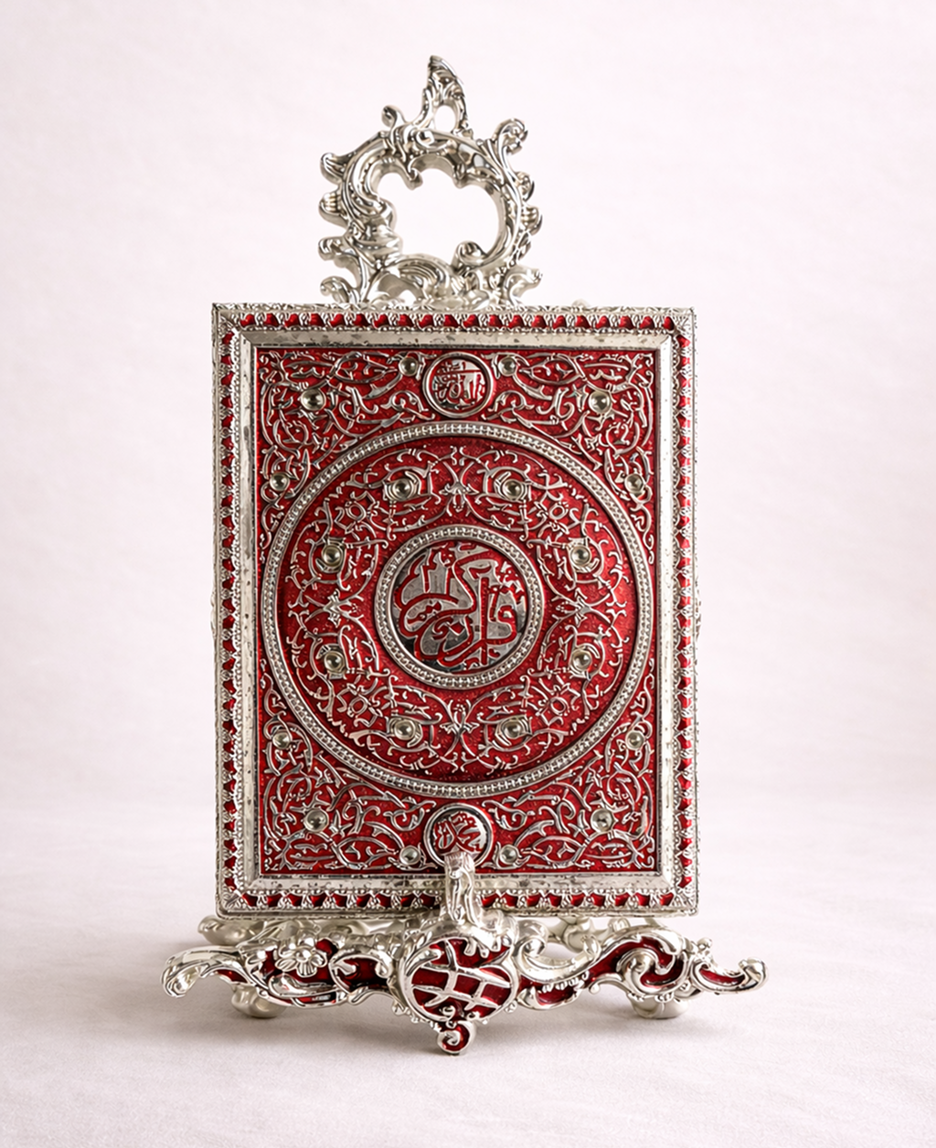 حامل مصحف صغير فاخر مزخرف مع قاعدة ثابتة – تصميم كلاسيكي بألوان مميّزة