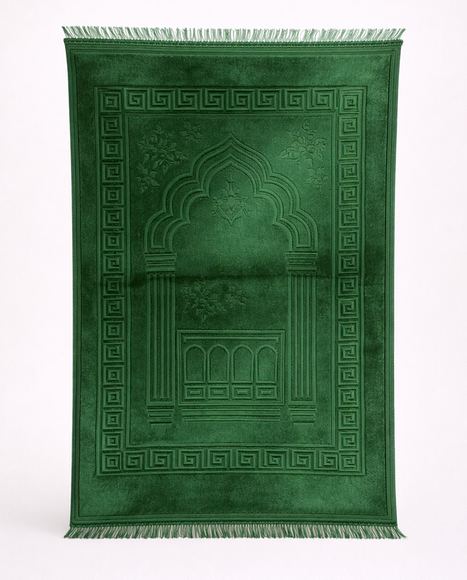 سجادة صلاة مخملية فاخرة – نعومة عالية وتصميم أنيق بعدة ألوان