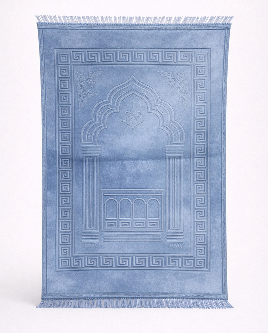 سجادة صلاة مخملية فاخرة – نعومة عالية وتصميم أنيق بعدة ألوان