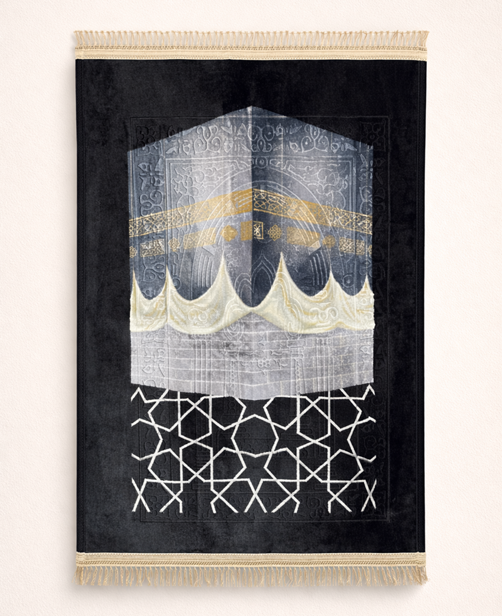 سجادة صلاة فاخرة بتصميم الكعبة المشرفة – نقش بارز ولمسات ذهبية