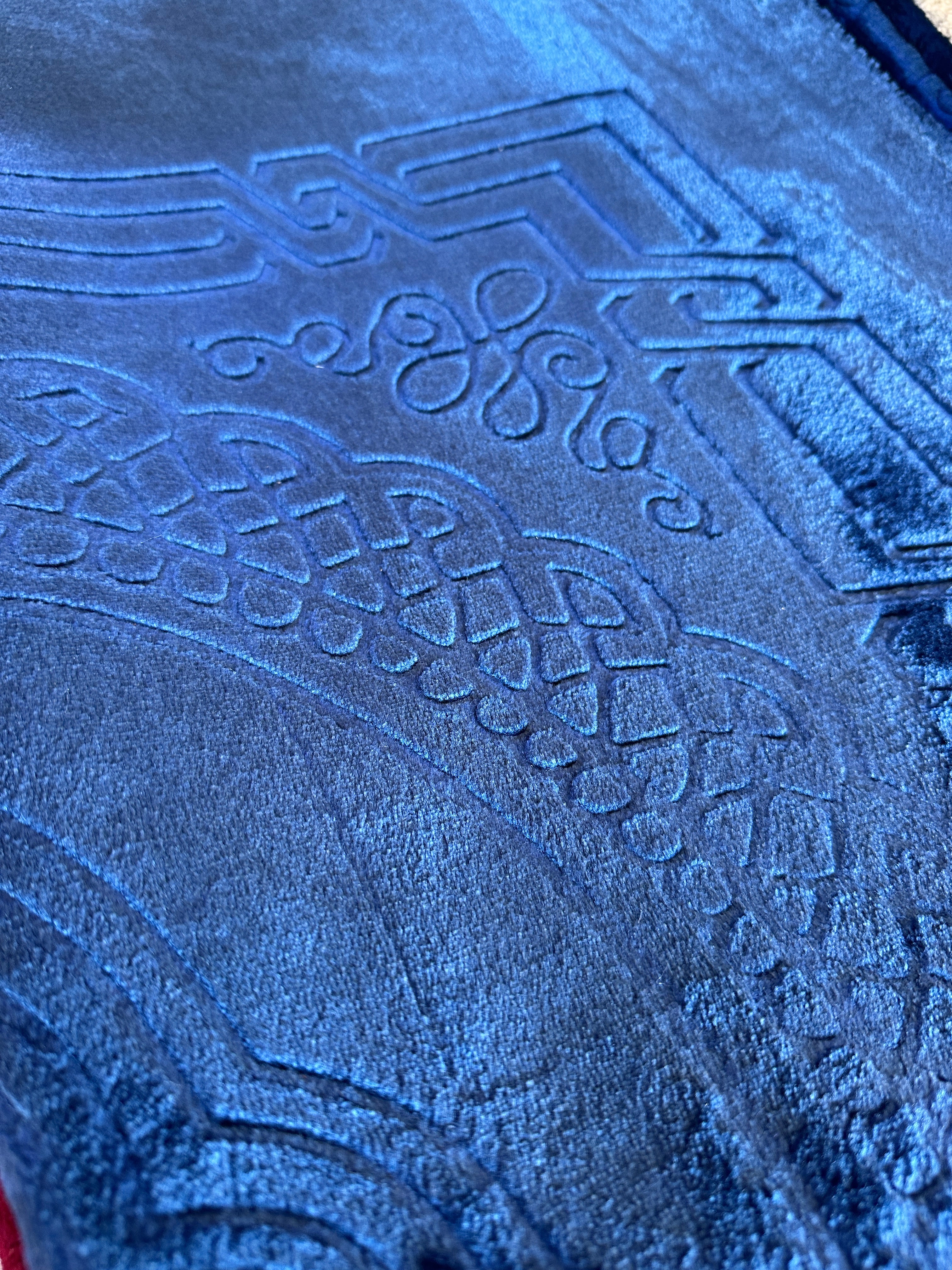 باك هدية إسلامية فاخر – مصحف، حامل مصحف خشبي، سجادة صلاة وتسبيح (متوفر بعدة ألوان)